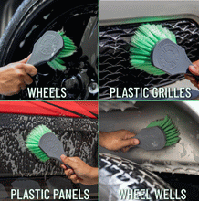 Load image into Gallery viewer, CHEMICAL GUYS Wheelie Wheel &amp; Tire Brush