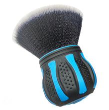 Load image into Gallery viewer, Soft Shine Dynamic Detailing Brush : Super Soft Synthetic Bristles